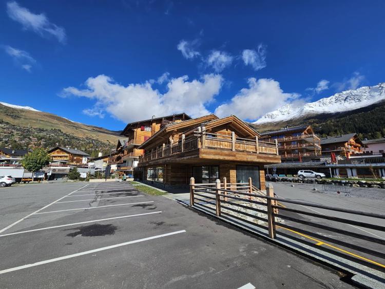 Nel cuore di Verbier, piazza centrale - Superbo edificio ad uso misto