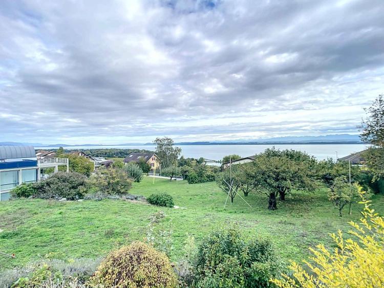 Incantevole casa con vista mozzafiato e piscina coperta