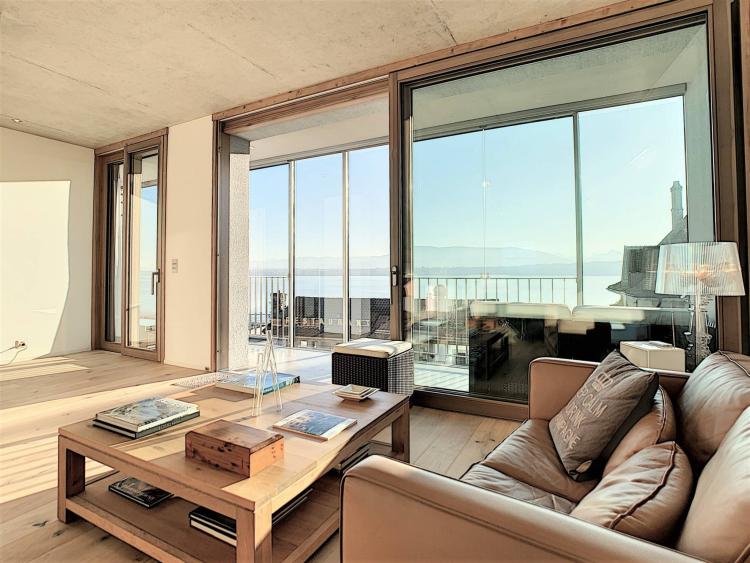 Preferito di 4 camere sulle rive del lago