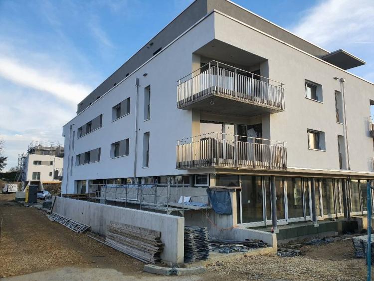 2L4K6_kaban-bien-5067631.jpg