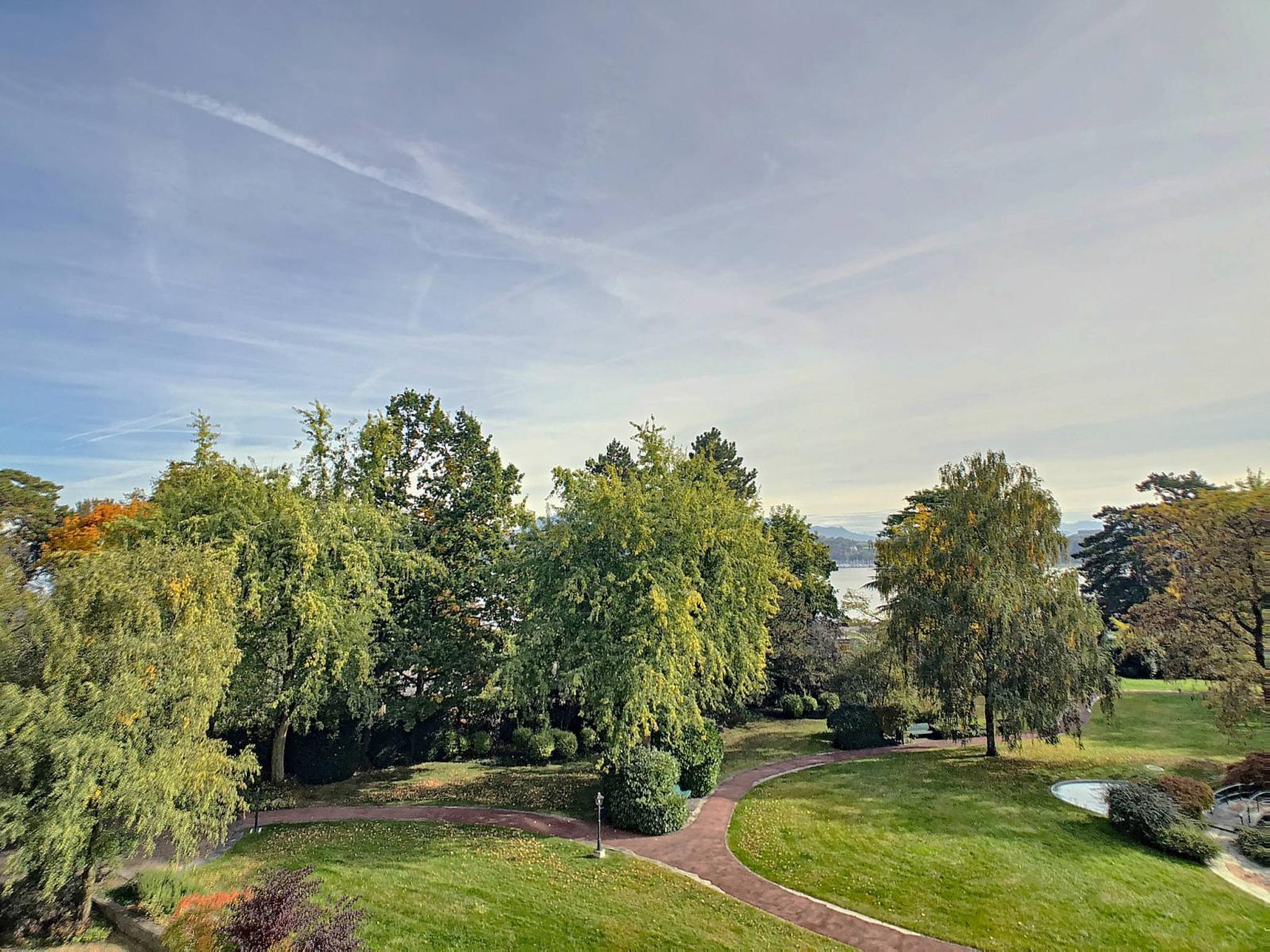Bellissimo appartamento in un residence di lusso vicino al lago