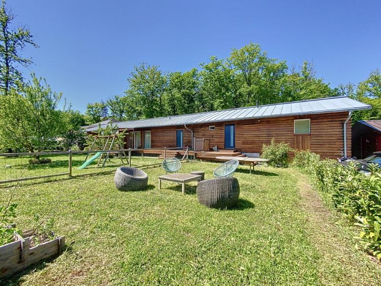 Veigy Foncenex - Villa en bois de 237 m² - Vue sur la forêt - 6 chambres