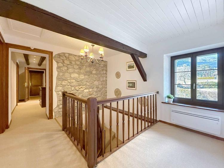 CO-EXCLUSIVE! Magnificent character property near Nyon