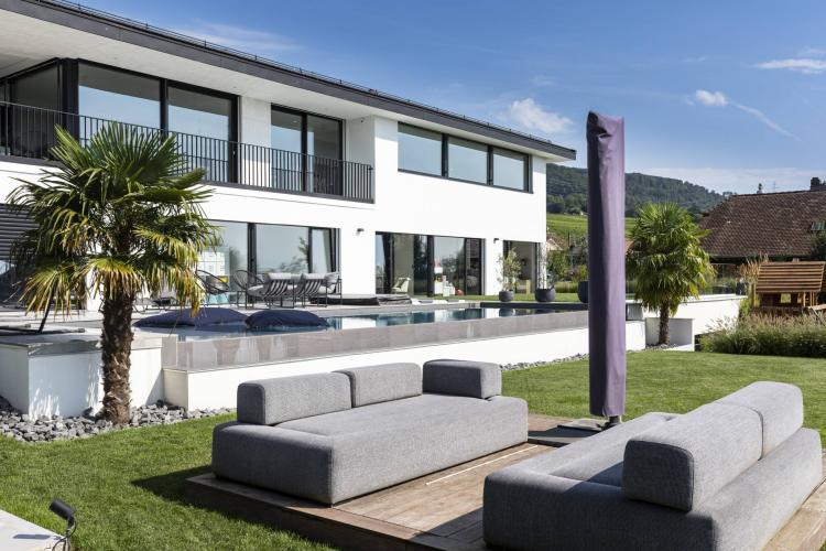 SPLENDIDA VILLA CONTEMPORANEA CON VISTA