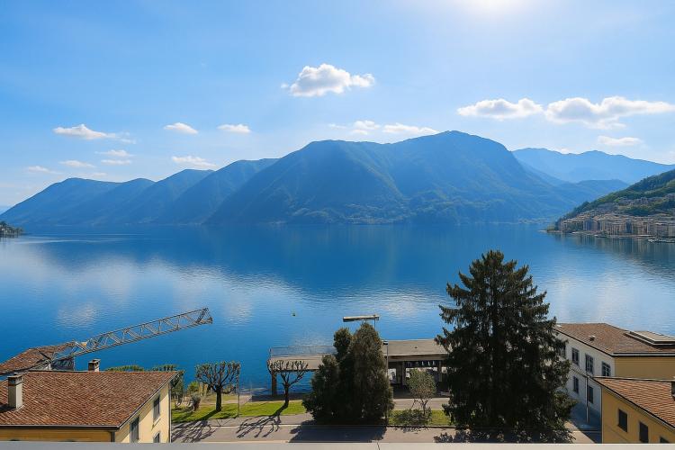 Lugano: Attico in Villa d'Epoca con vista lago e terrazza panoramica