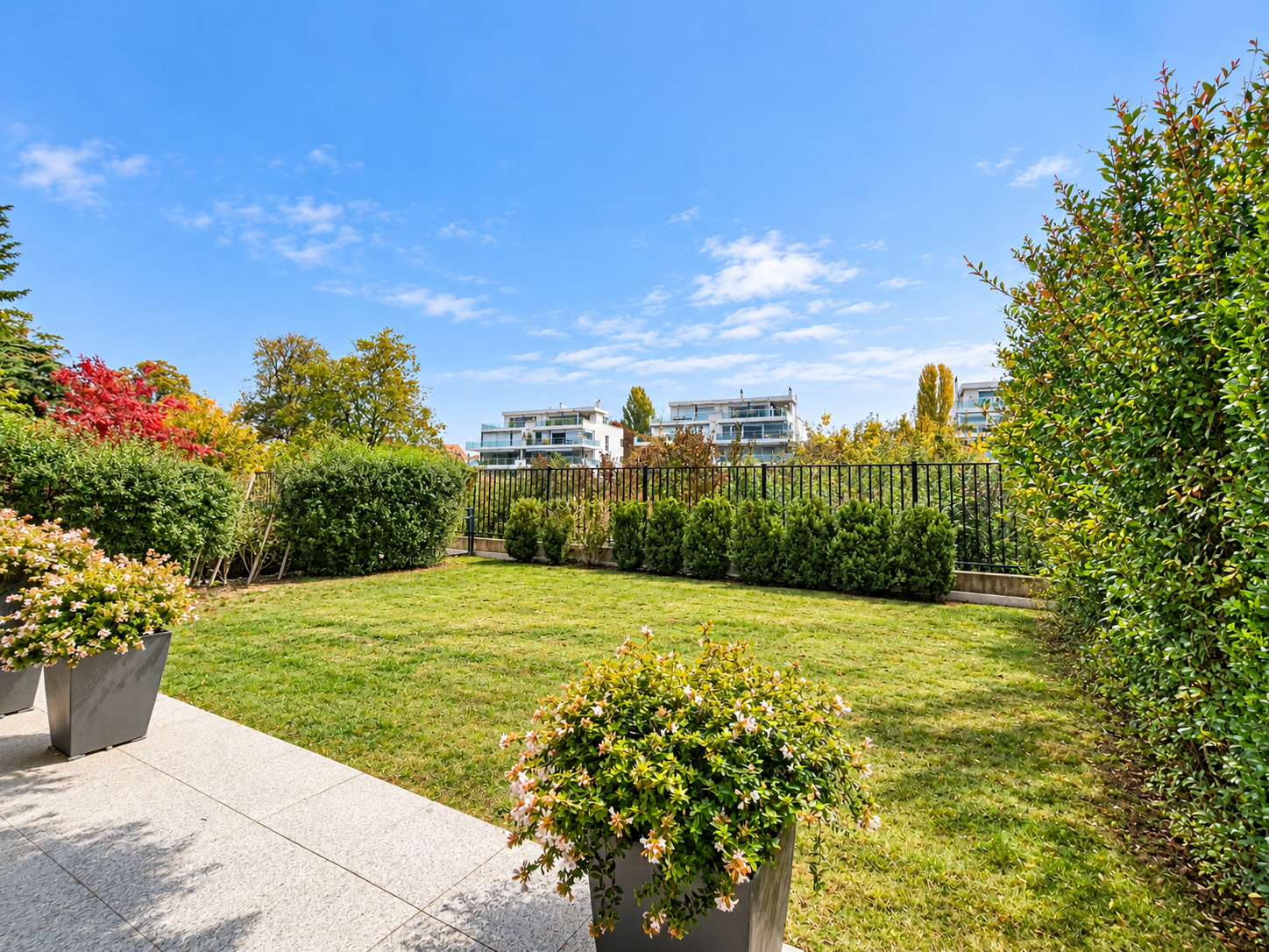 DkK1Z_kaban-bien-terrasse-fleurie-face-aux-residences-modernes-6ae4862c33e3c630957291-117891543157428-ce95f0704ed65391.png