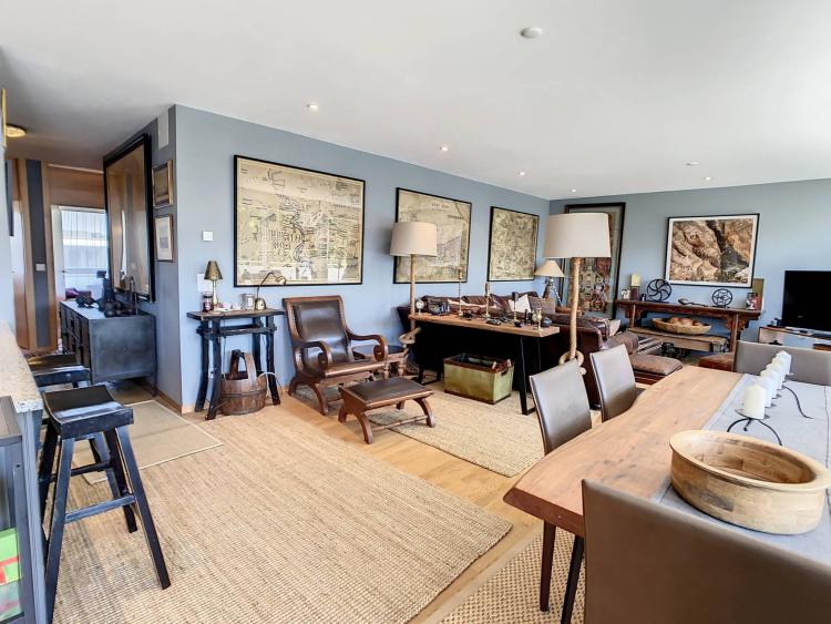 Spazioso attico di 6 locali nel cuore di Vessy