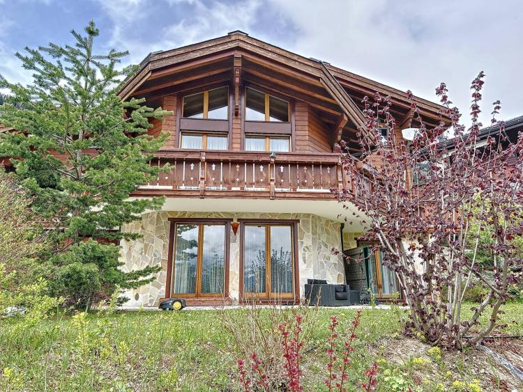 Magnifico chalet a due passi dal centro della località di Anzère