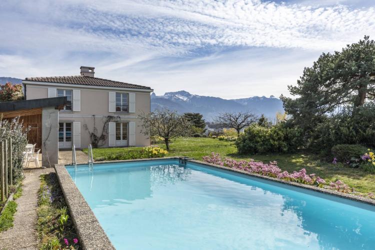 Unico! Stupenda proprietà con vista lago mozzafiato