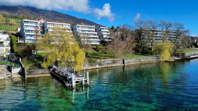 Maisonette-Wohnung am Wasser mit privatem Garten
