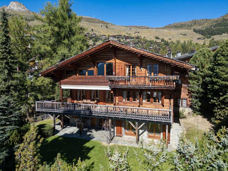 MAGNIFICO CHALET A LES ESSERTS – 6 CAMERE DA LETTO