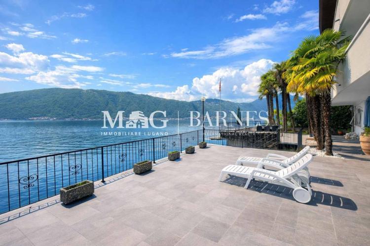 An exceptional pieds-dans-l’eau retreat on Lake Lugano