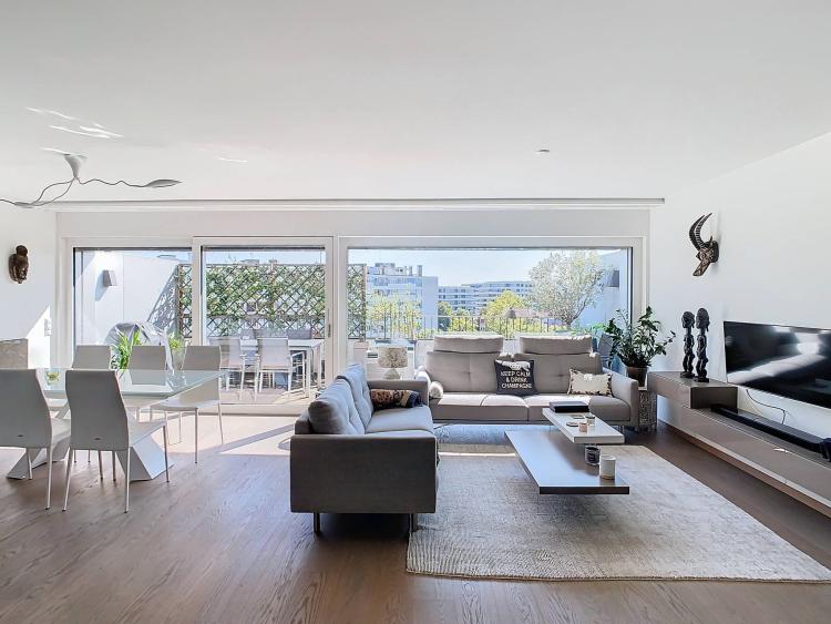 Magnifico attico contemporaneo di 4 locali in una residenza di lusso