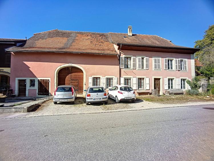 Incantevole casa di paese per progetto di 4-5 appartamenti