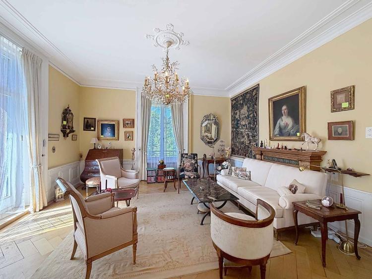 Eleganza senza tempo nel cuore di Neuchâtel