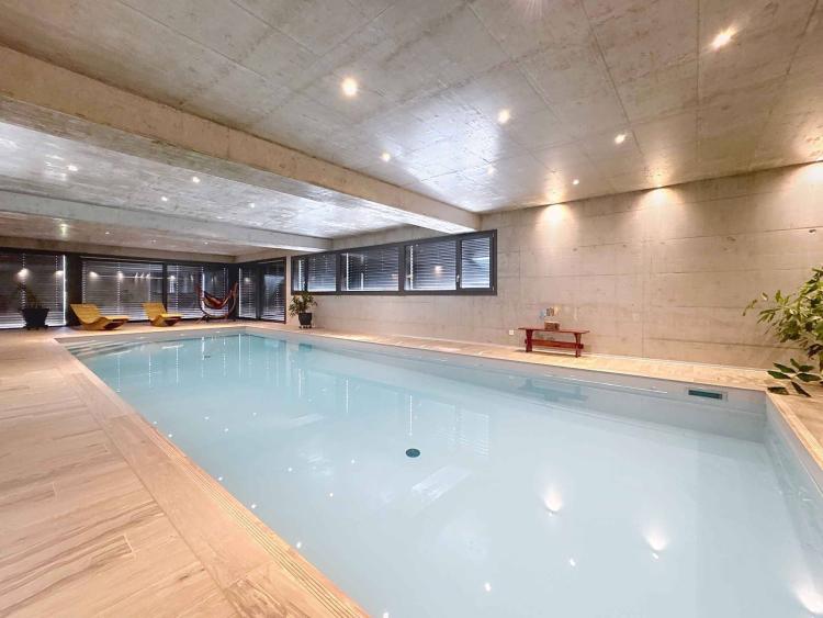 Eccezionale chalet su 3 livelli con piscina coperta/area benessere