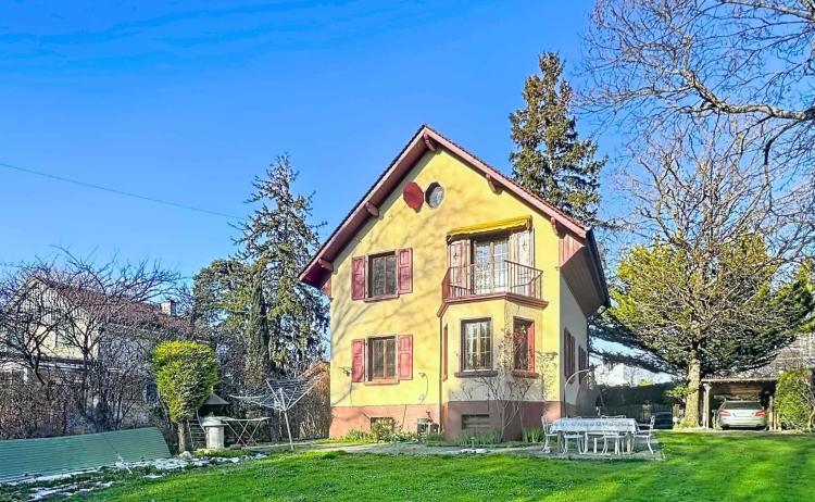 Detached villa with a plot of over 900 m²