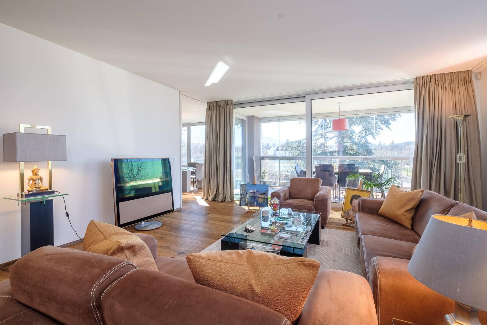 Magnifici 5 vani all'ultimo piano in una residenza di lusso