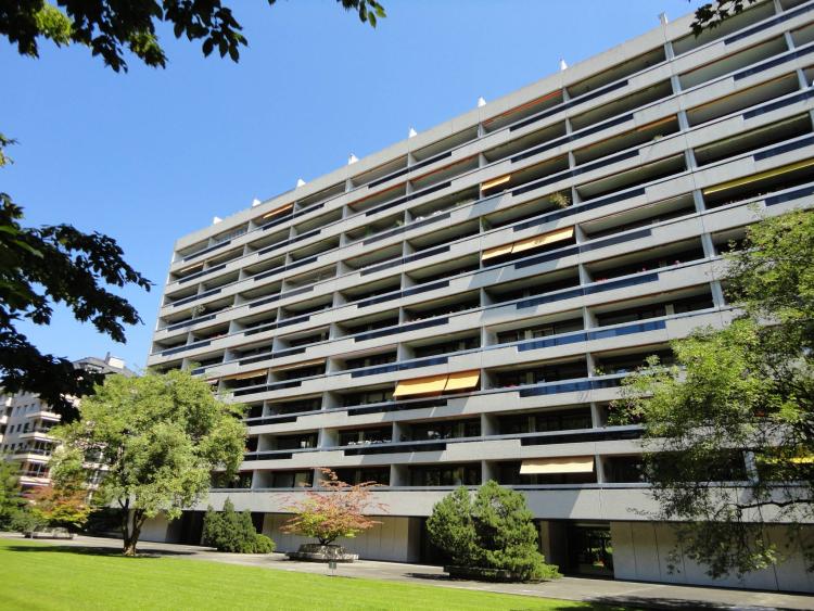 Attico duplex con vista mozzafiato sulla città e sulle Alpi