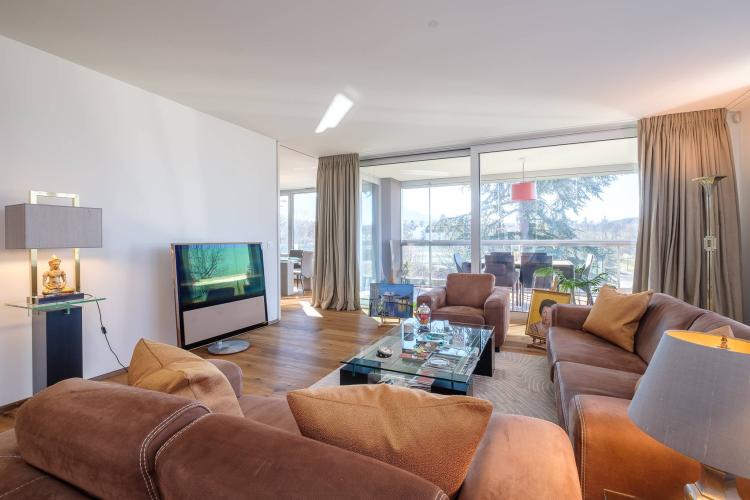 Magnifici 5 vani all'ultimo piano in una residenza di lusso