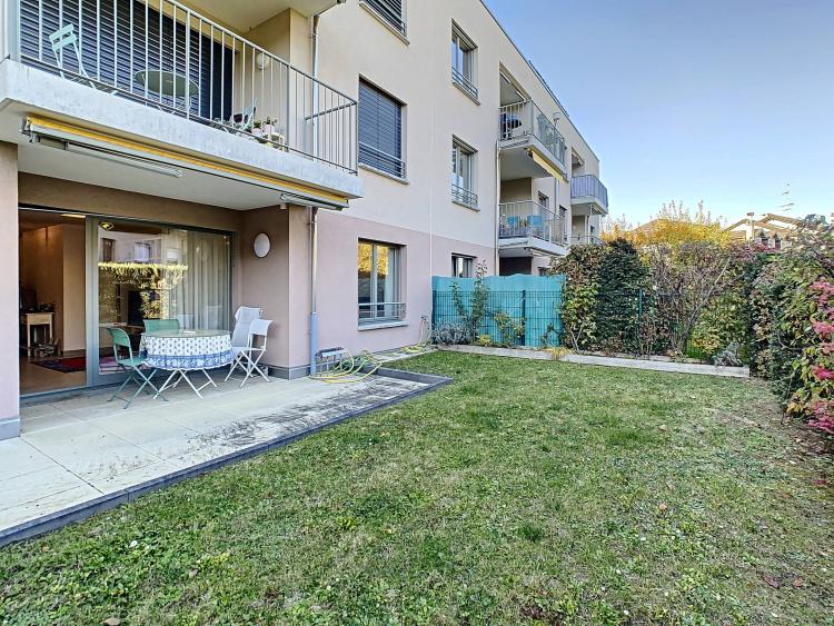 Esclusivamente! Grazioso appartamento di 4 locali con giardino nel cuore del paese