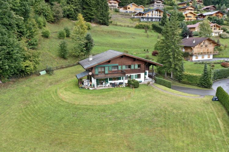 Magnifico chalet composto da due appartamenti di 4,5 locali