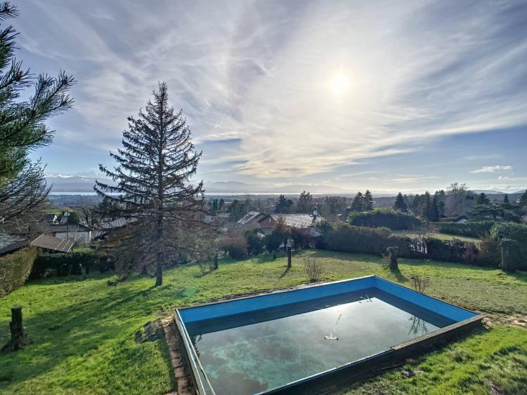 Magnificent building plot with view of Lake Geneva and the Alps