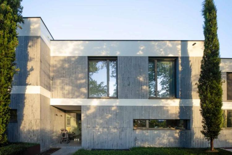 Elegante villetta a schiera HPE con giardino
