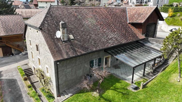 Edificio con 5,5 locali, giardino e 200 m² disponibili