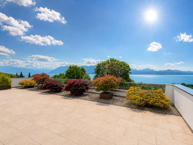 Attico eccezionale con magnifica vista sul lago