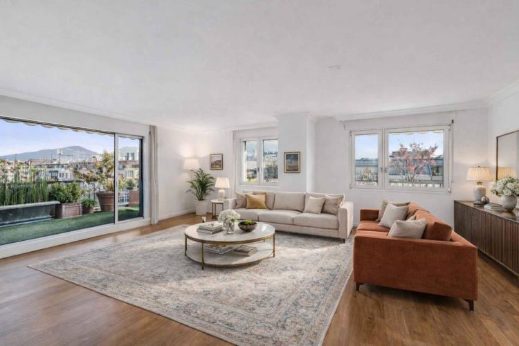 ESCLUSIVO! Splendido attico di 6 locali con terrazza di 141 m²