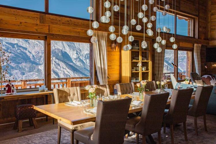 Modern chalet with breathtaking mountain views