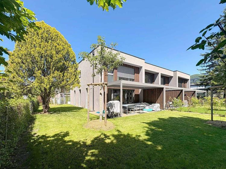 EXCLUSIVE - Beautiful new HPE gable house