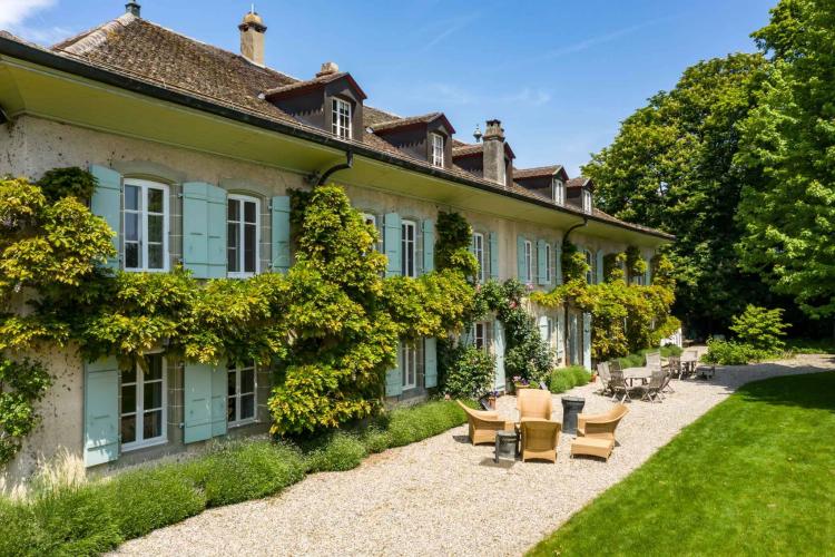 "La Paisible": spaziosa proprietà di carattere alle porte della città