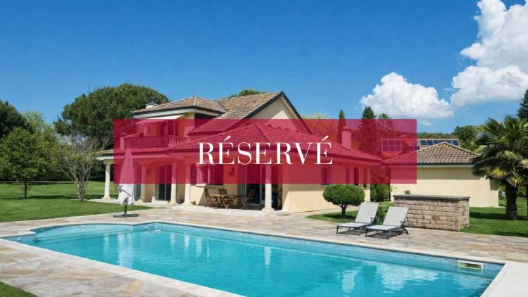 Wunderschöne freistehende Villa im südländischen Stil mit Swimmingpool