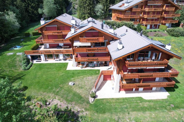 Eccezionale appartamento con piscina coperta privata e appartamento di 3 locali
