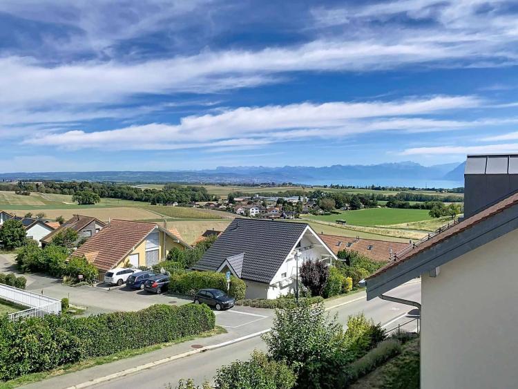 YENS – Bellissimo appartamento luminoso con una splendida vista sul lago.