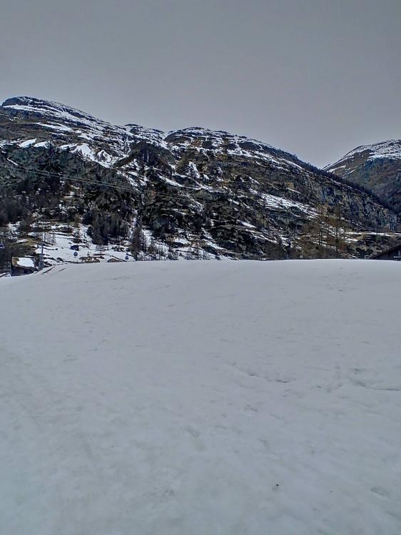 Campo da gioco di Winkelmatten con una vista magnifica sul Cervino.