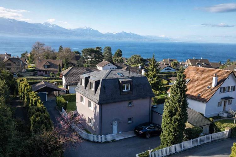 Villa indipendente con 6,5 locali in una zona tranquilla