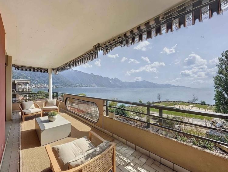 Attico di 2,5 locali con terrazza e vista panoramica. 