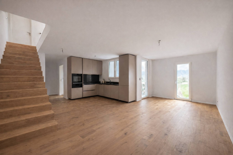 Villa bifamiliare in un contesto rurale – Ristrutturazione di lusso a Vuillerens