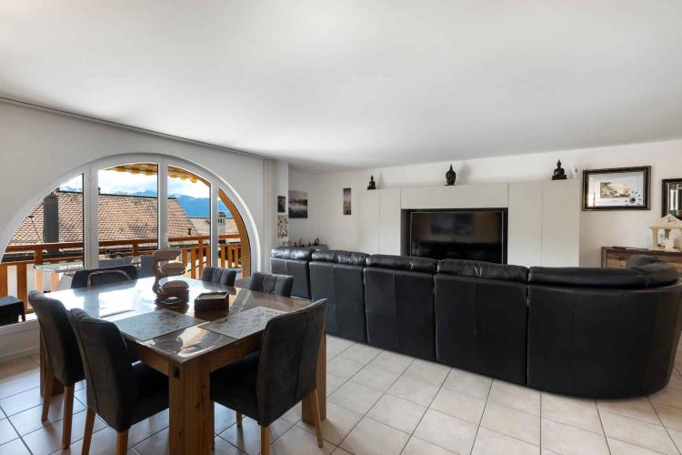 Großzügige 120 m² (gewichtete) Wohnung in ruhiger Lage