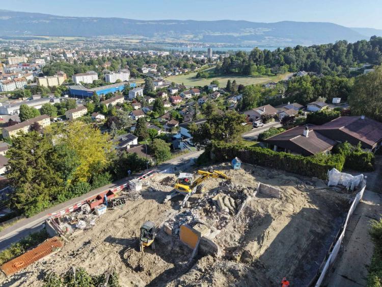 LOGEMENT DE STANDING AVEC VUE LAC ! 