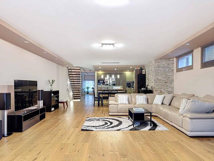 Eccezionale villa bifamiliare con ampi spazi abitativi