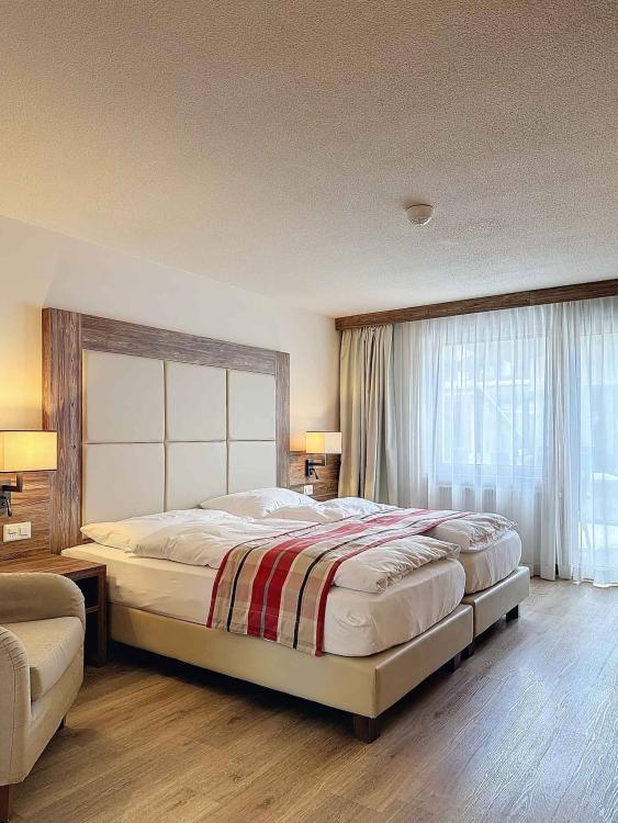 Esclusivo appartamento di 2,5 locali, investimento interessante: appartamento centrale a Zermatt con hotel e uso personale
