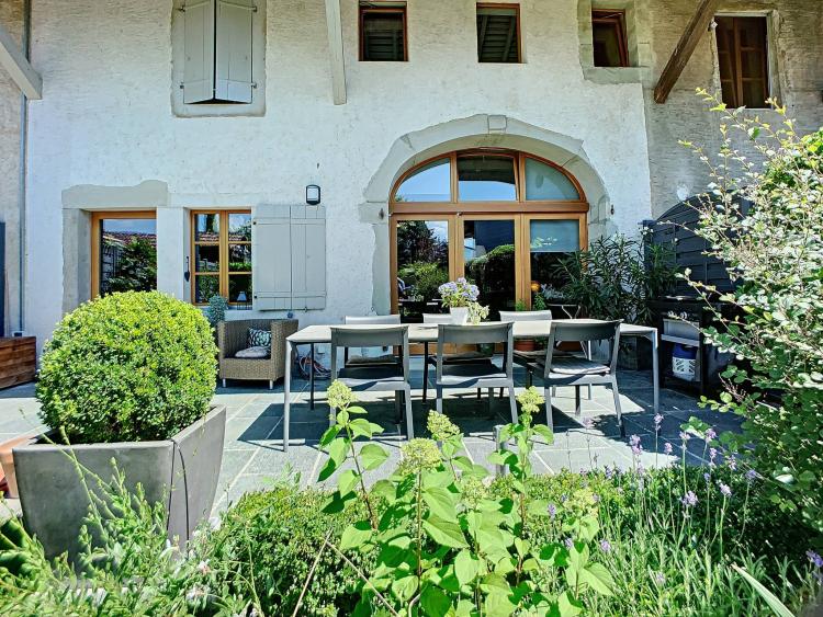 Magnifica casa di famiglia nel cuore del villaggio