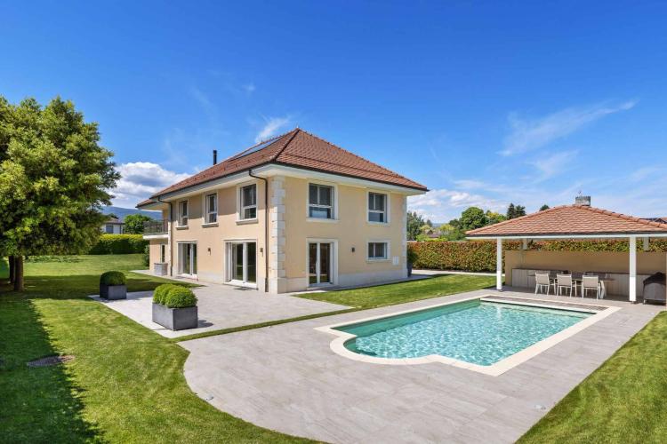 Magnifica villa indipendente vicino a Nyon